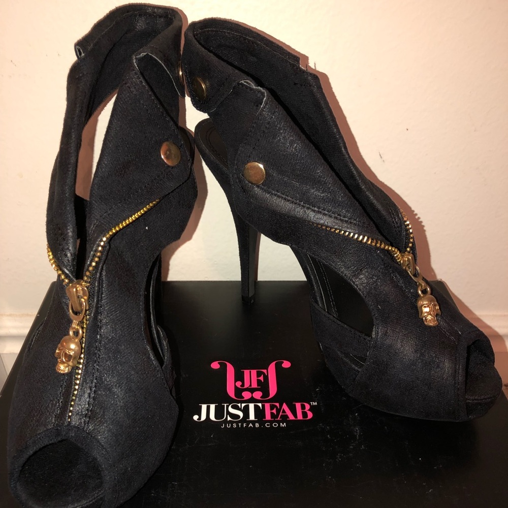 JustFab women’s shoes size 7.5